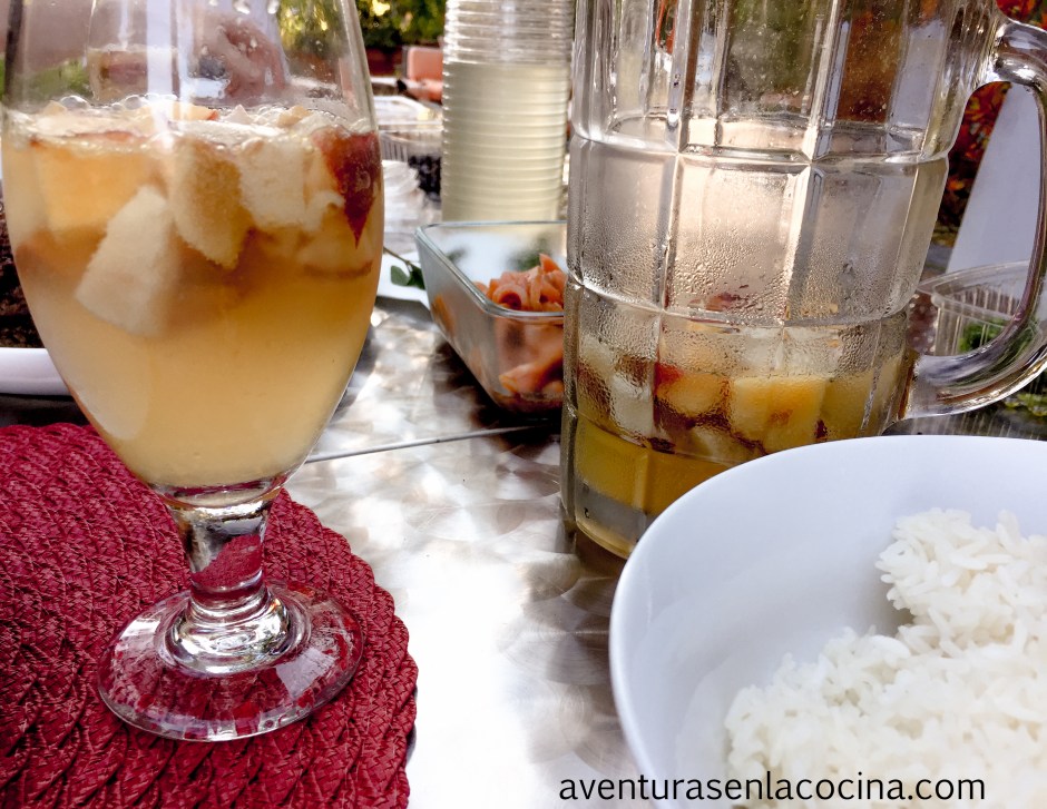 Bebida de vino y fruta