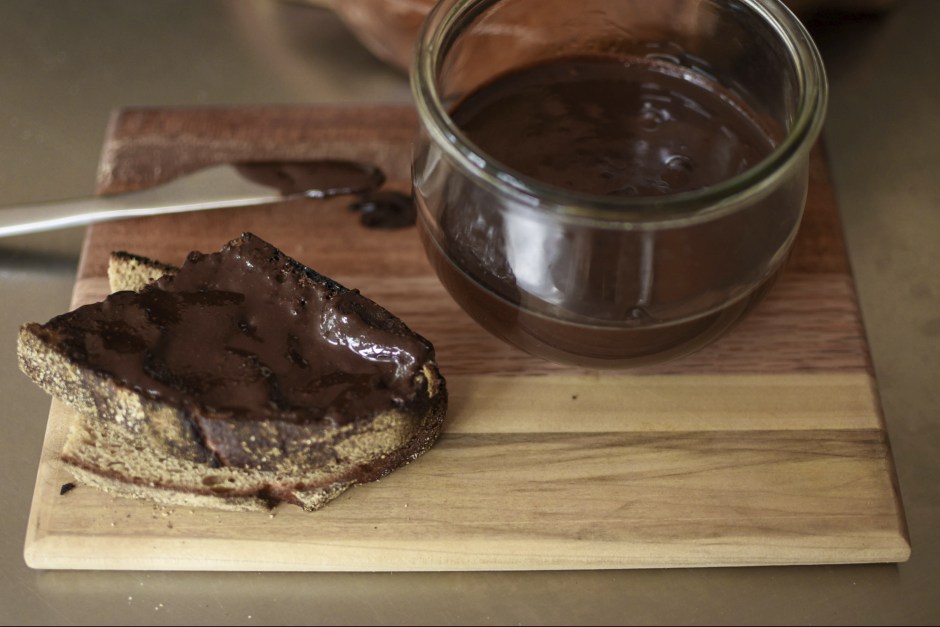 Como hacer crema de avellana y chocolate en casa.