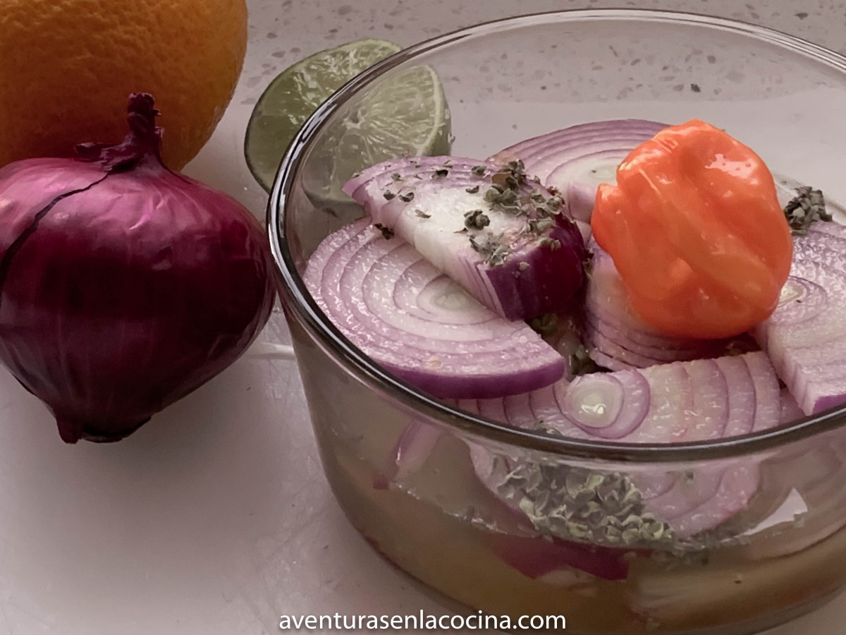 Cebolla morada curtida
