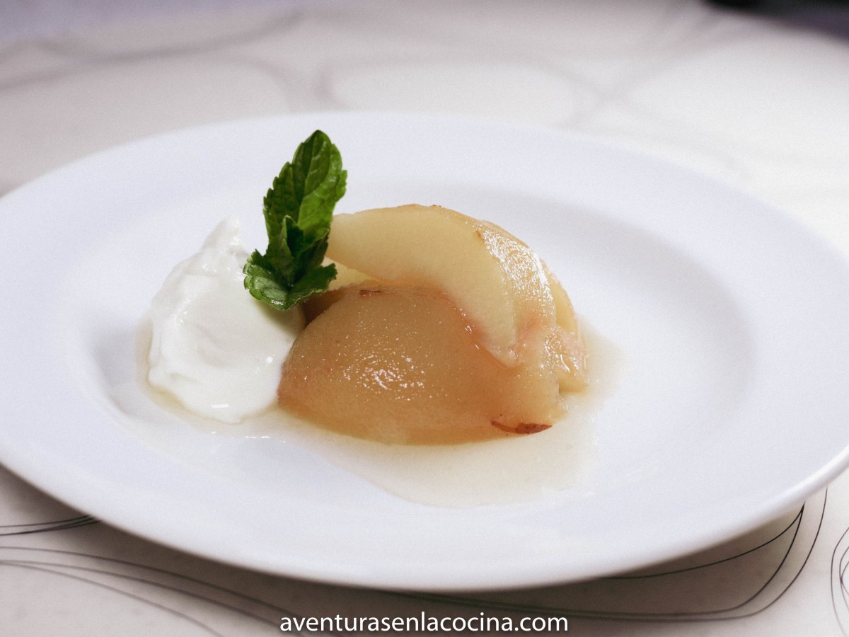 Peras pochadas en&nbsp;tequila