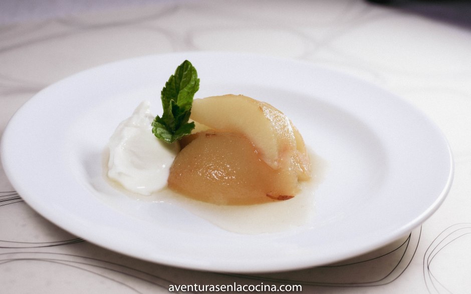 pera en almibar de tequila / Aventuras en la Cocina