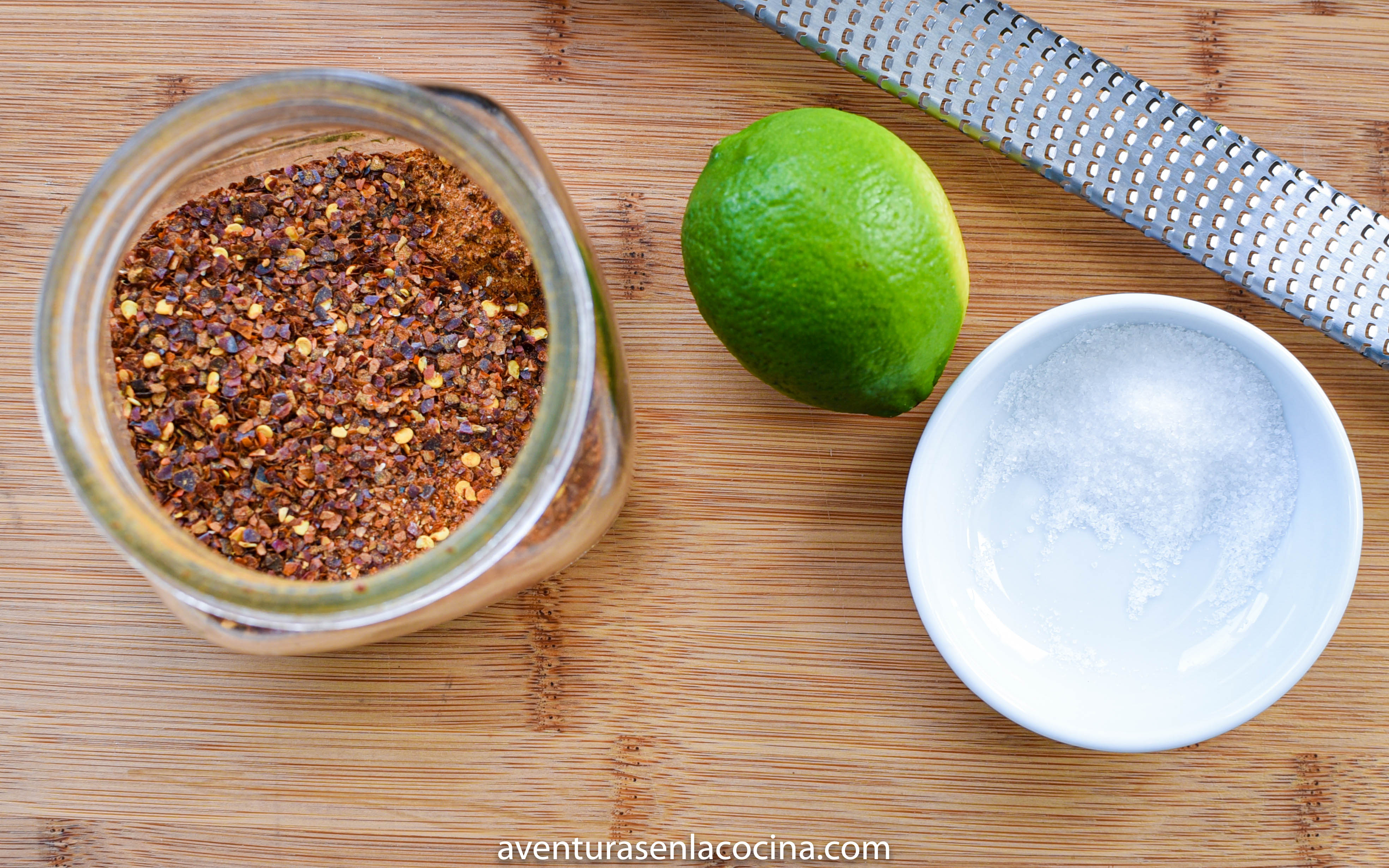 Botana con chile y limon