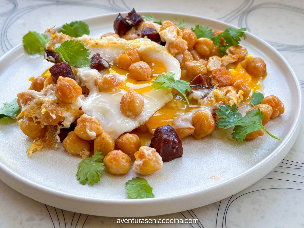 Huevos con Chorizo y&nbsp;Garbanzo
